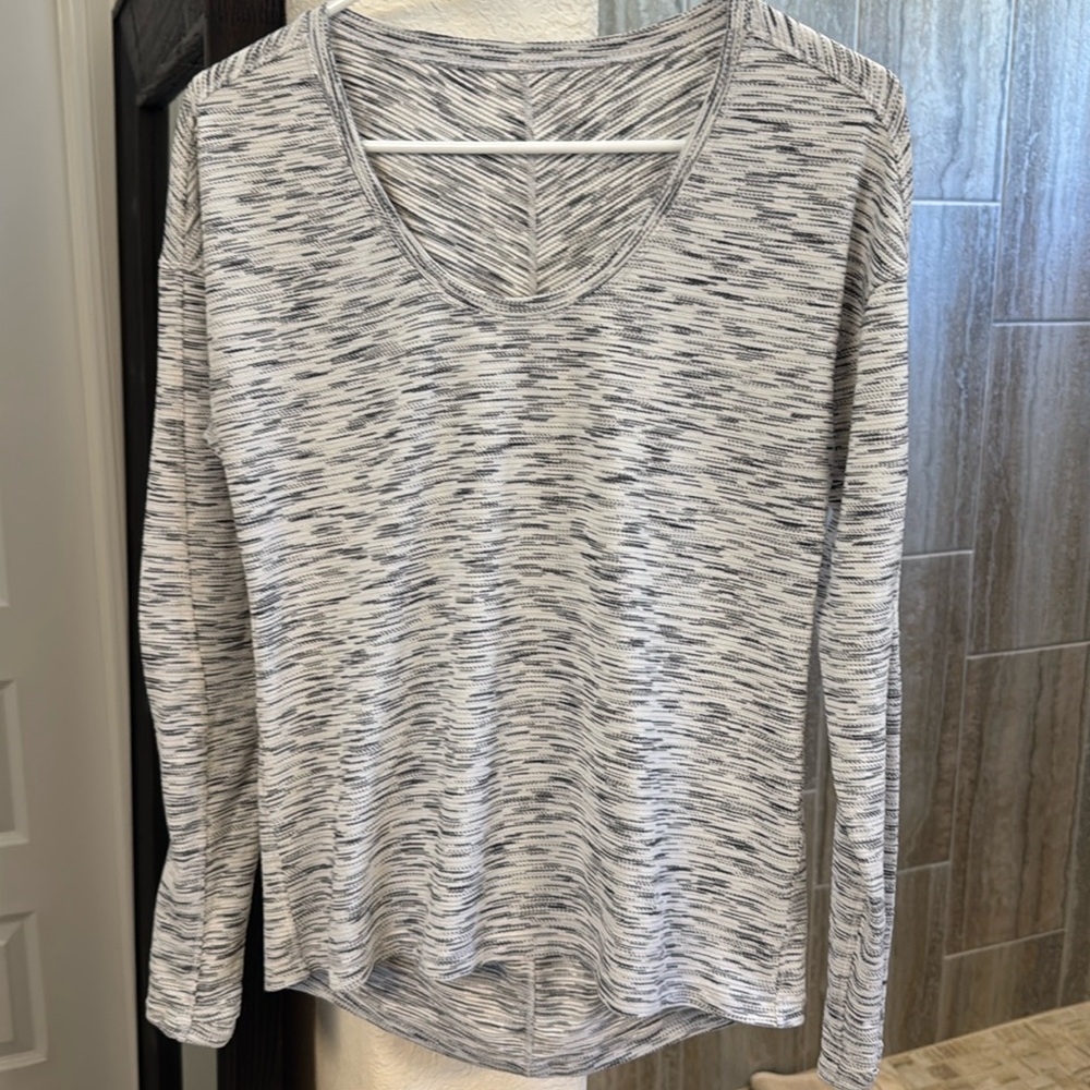 Lululemon Meant To Move Long Sleeve Tee in Tiger Space Dye Black White